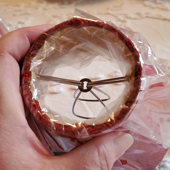 💥SOLD💥New 2 pair Red Burlap Lamp Shades - Picture 3 of 12